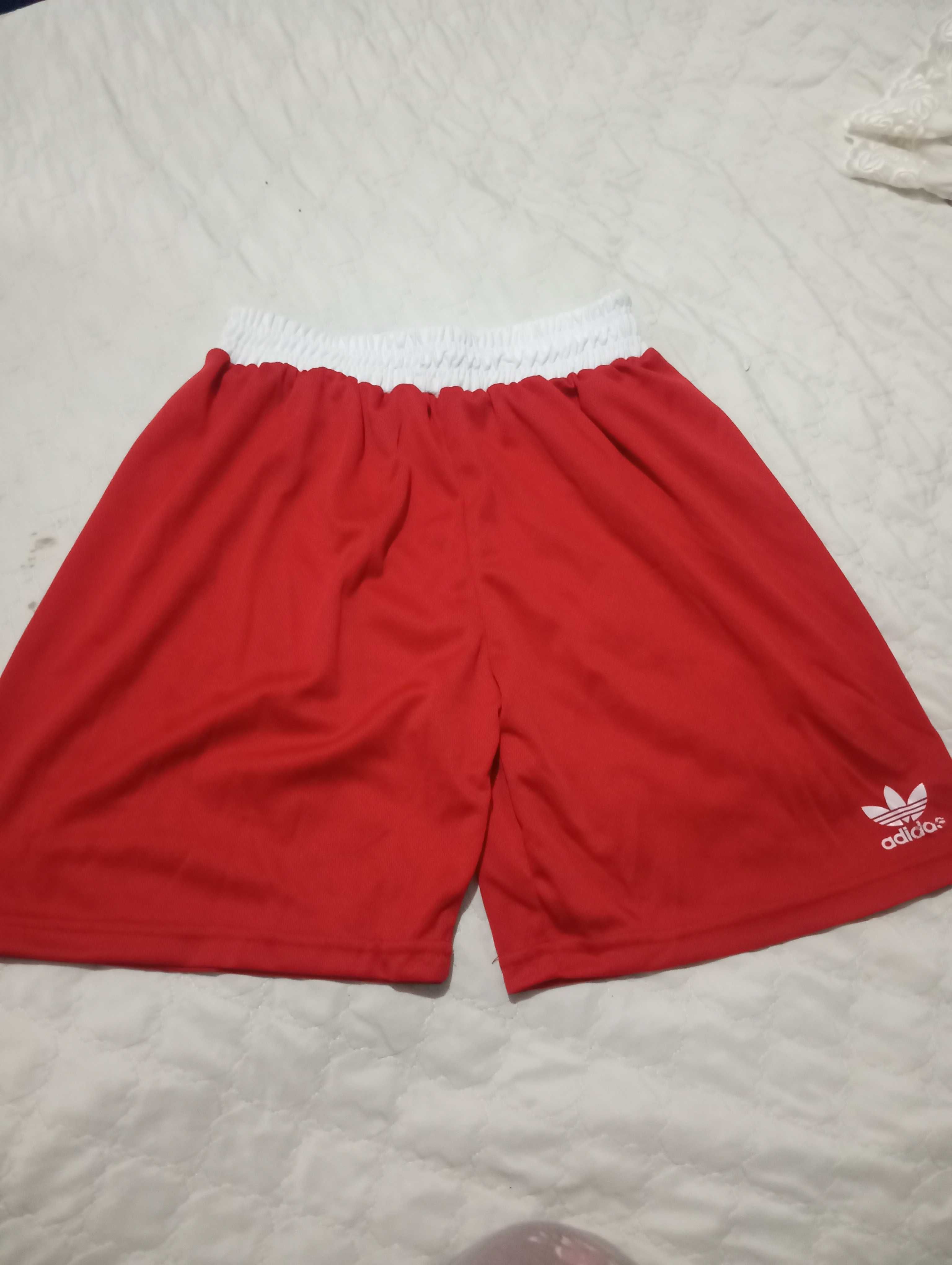 Erkaklar va oʻrta yosh oʻgʻil bolalar uchun sport shortiklari