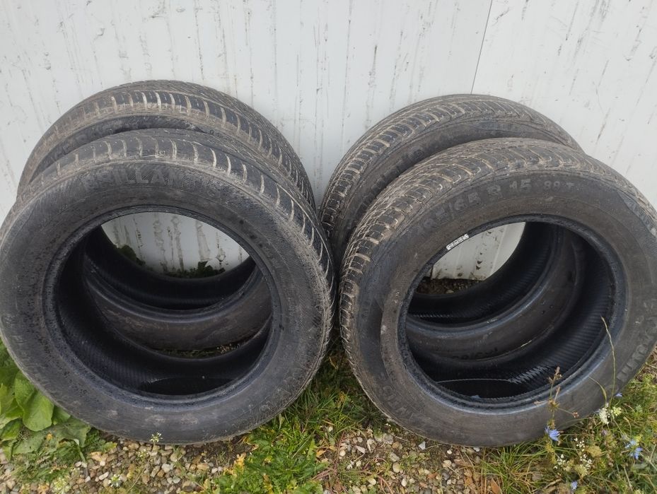 Vând  anvelope  BARUM