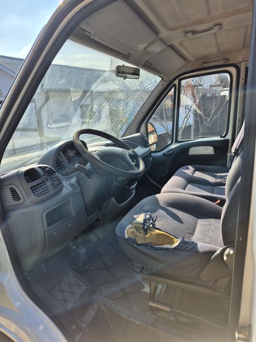 Fiat Ducato Maxi varianta lunga, an fabricație 2003
Geografie