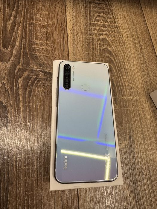 Продам Xiaomi Redmi Note 8 64гб на 4гб ОЗУ