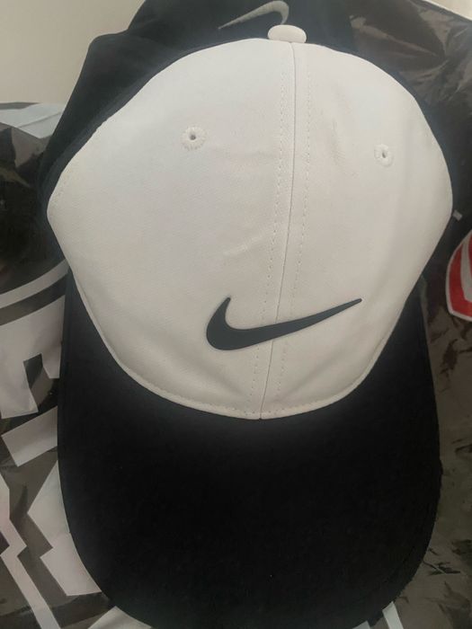 Шапка Nike черно бяла