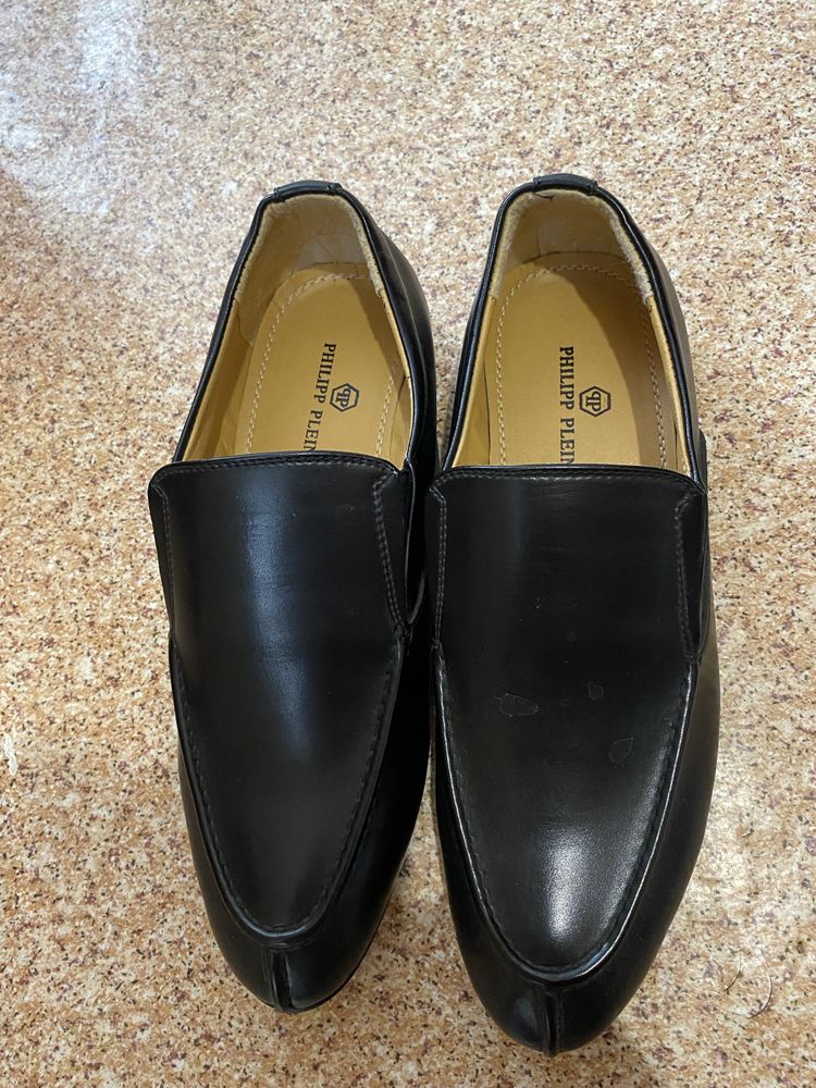 Новые  туфли  мужские продам срочно