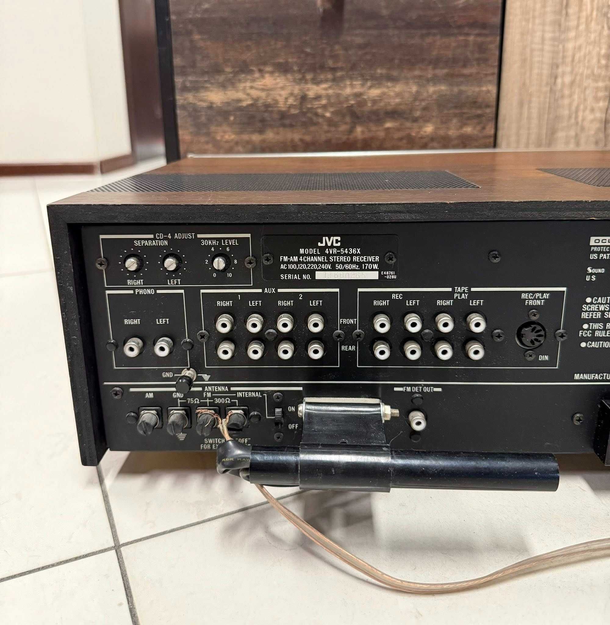 Ретро масивен ресивър - усилвател с радио JVC 4VR-5436