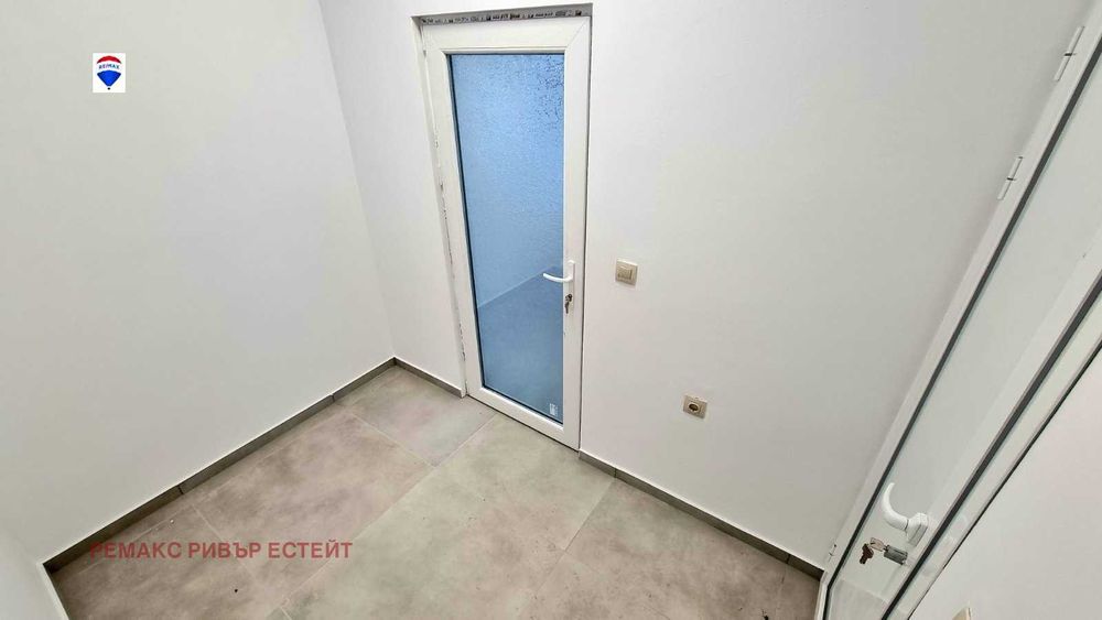 Дава се под наем Магазин в Русе, Родина 1 - 104 кв.м за 612 € - Снимка #11