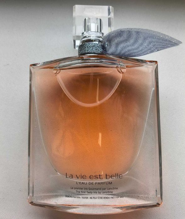 Apa de parfum La Vie est Belle