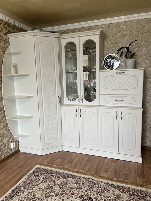 Продам горку в гостиную