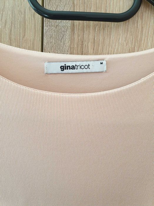 Дамака рокля в светло розово