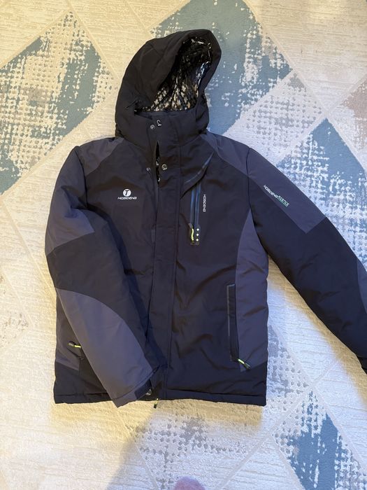 Продается куртка зимняя очень теплая на 13-14 лет