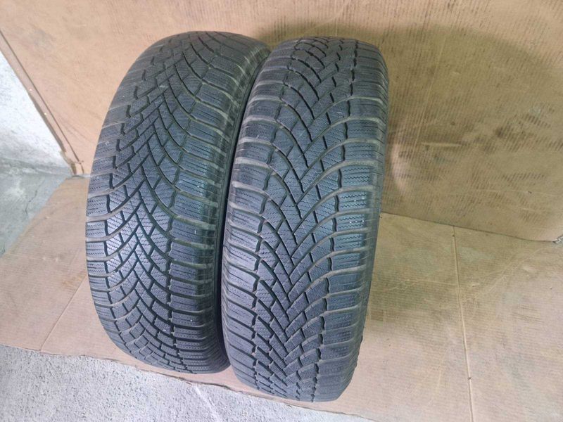 2 Bridgestone R17 225/65
зимни гуми
DOT3322