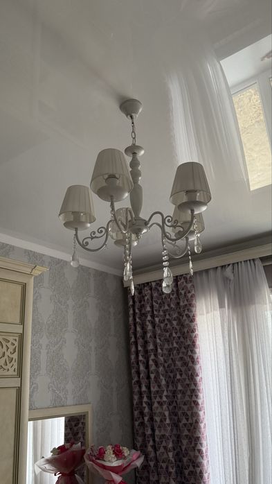 Люстра 5 лампочкалы