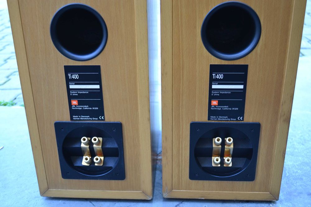 Boxe JBL model TI 400