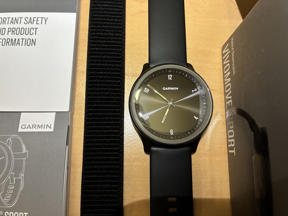 Garmin Vivomove Sport – Смарт часовник