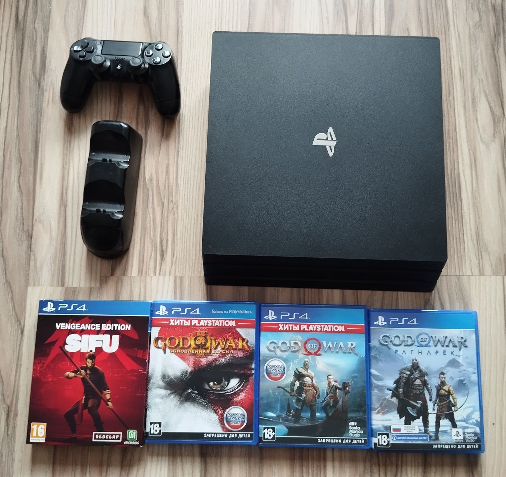 Продам PS4 Pro + игры