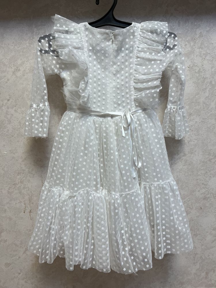 Платье белое отличном состоянии