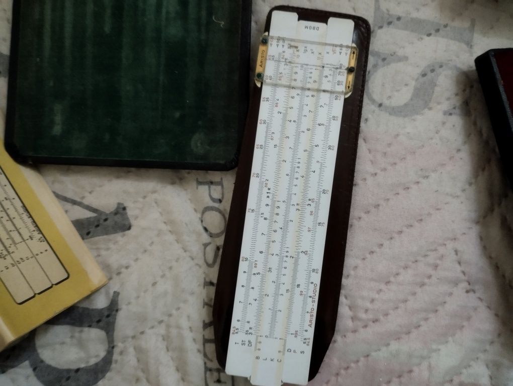 Чертожни принадлежности