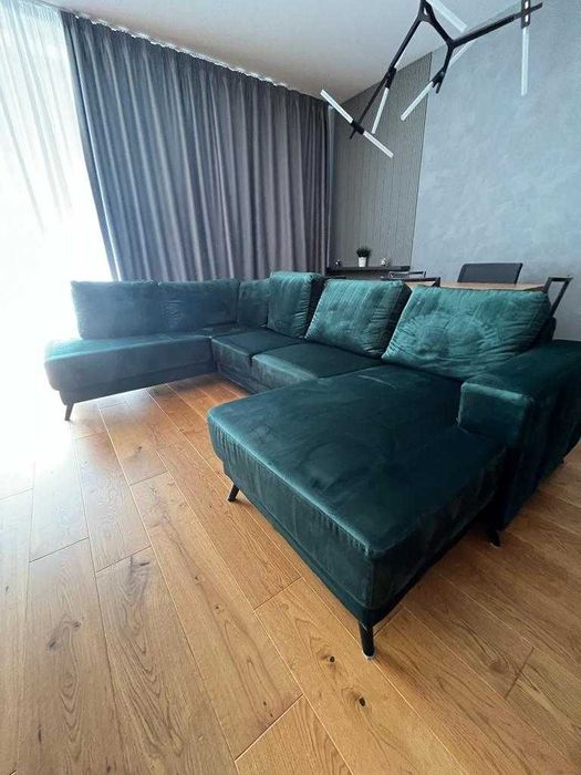 Vand Canapea cu colt verde din catifea si lemn pt 6 persoane