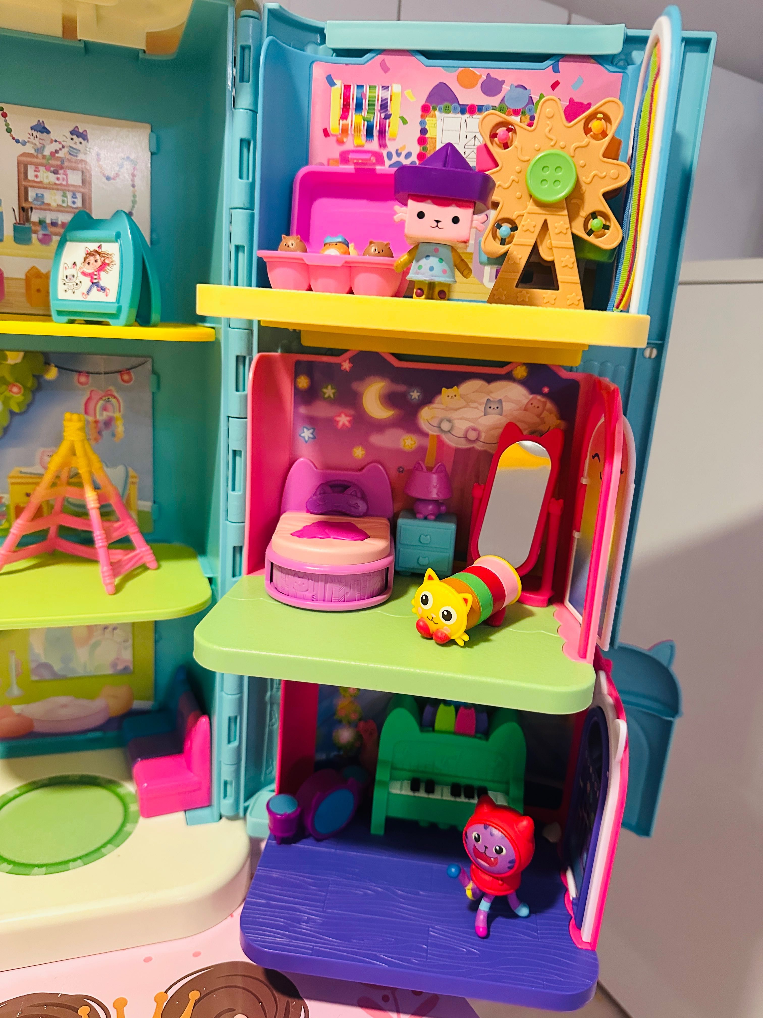 Casă Gabby’s Dollhouse + Toate Cele 6 Camere + Accesorii