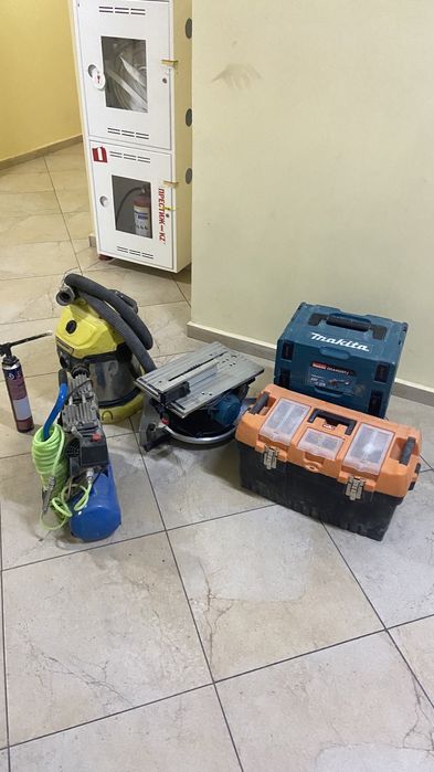 Инструмен для установка двереи бу