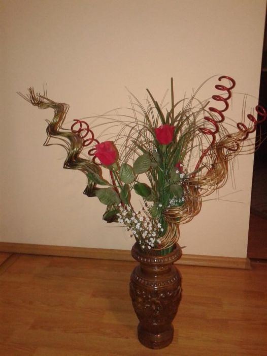 Vaza din lemn cu motive florale, H 31 cm