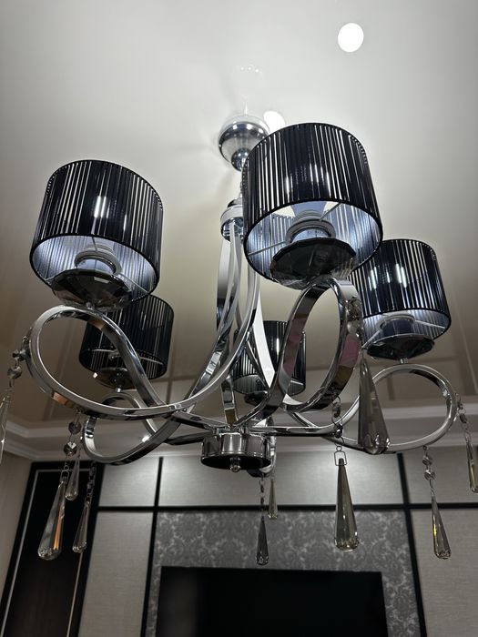 Люстра 5-ти рожковая в отличном состоянии