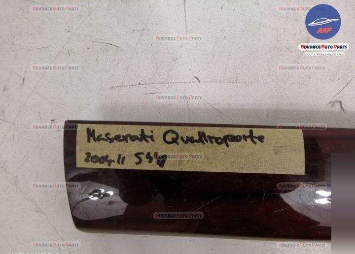 Ornament maner usa stanga originala in stare buna Maserati  Quattropor