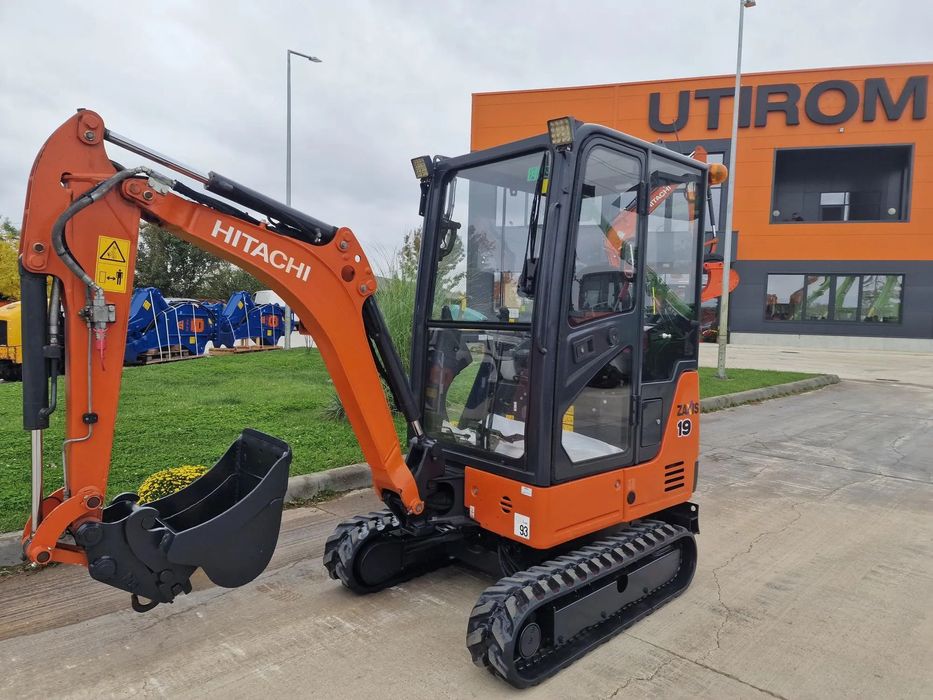 Hitachi ZX19, Masa operat 2tone, 2019, 1.596h, LAMA, CUPLA RAPIDA+3 CUPE, Senile extensibile, latime strans 0,98m, Inst picon, cabina, radio, senile 80% ok, STARE FOARTE BUNA, posibilitate leasing 4 ani, rata lunara 2.000 lei-PROMOTIE-17.900EUR+Tva