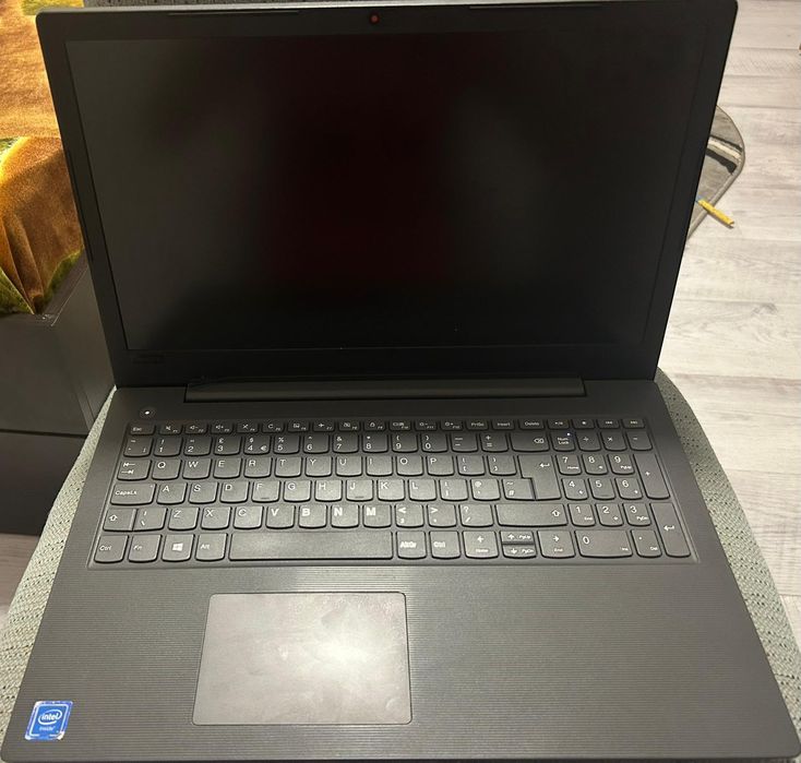 Laptop Lenovo V130-15IGM - 4GB RAM, 1TB HDD - Funcţional,
