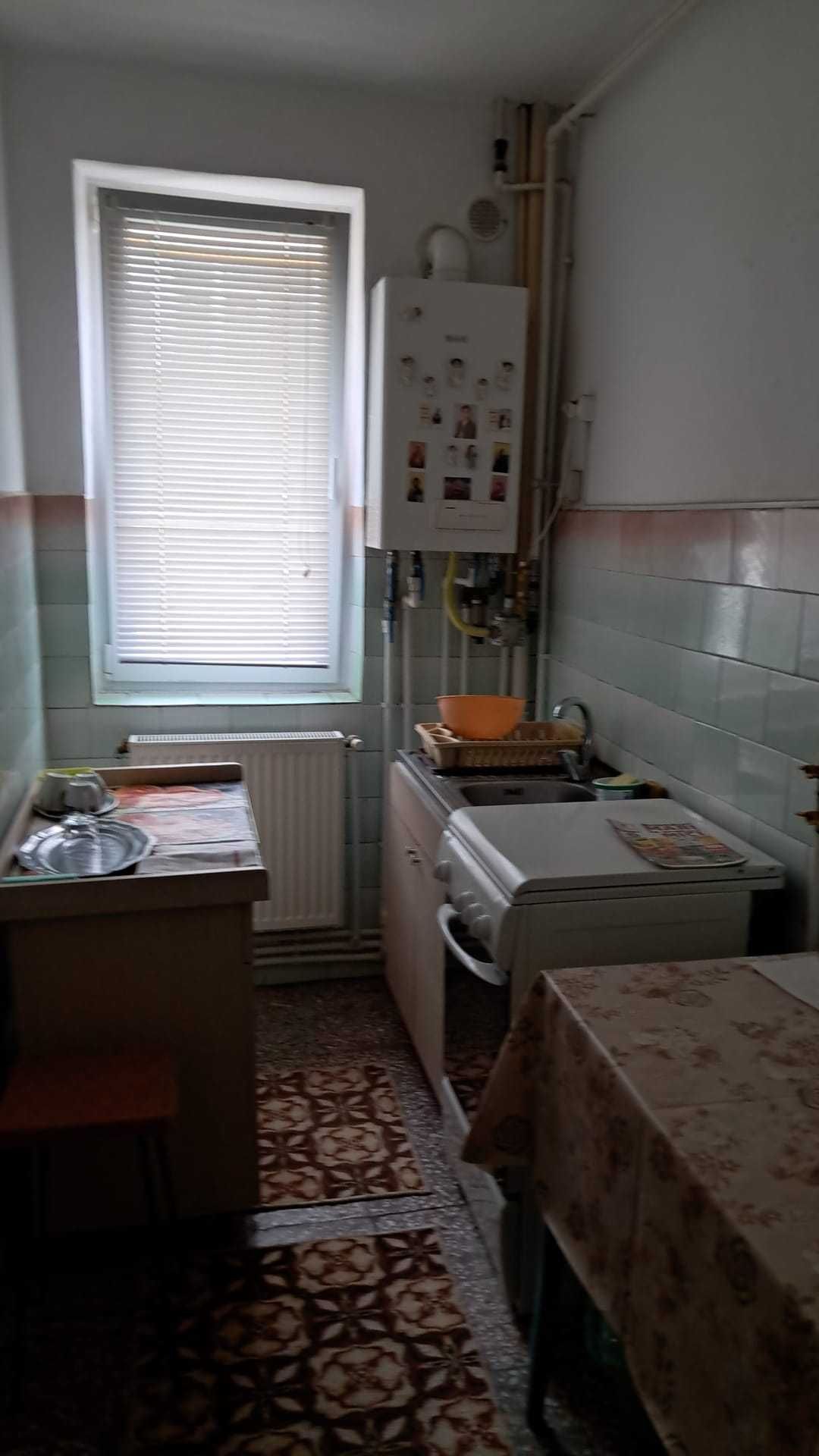 Apartament 3 camere – Turnu Măgurele, Teleorman lângă Liceul Unirea