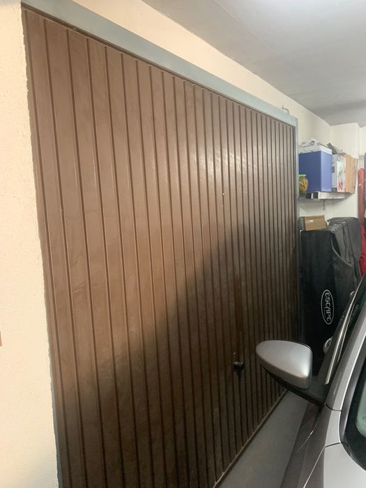 Poartă de garaj de vânzare  260/213 în stare bună