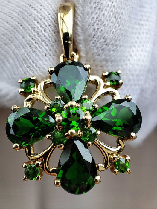 fascinant pandantiv aur 14k chrome diopside unicat
