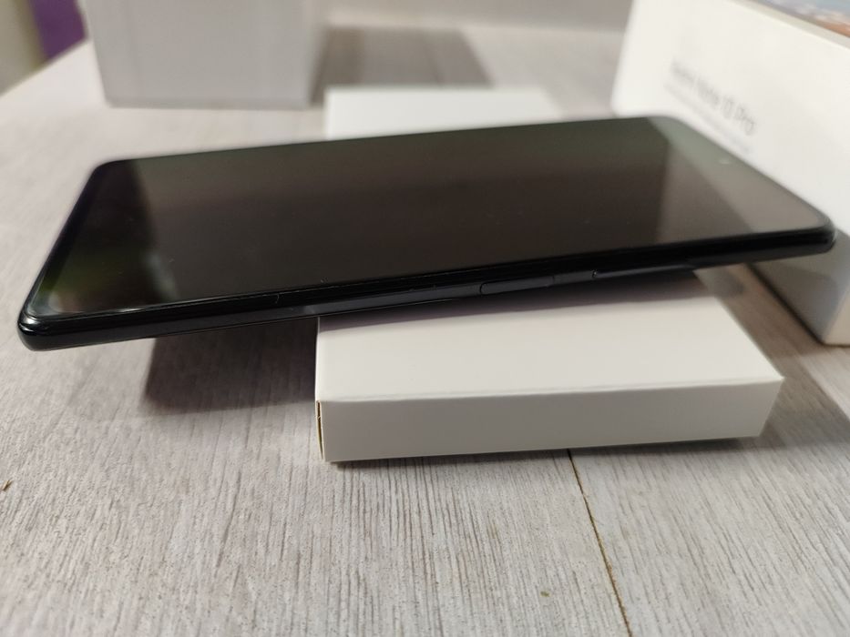 Xiaomi Redmi Note 10 Pro 5G в Пълен комплект!
