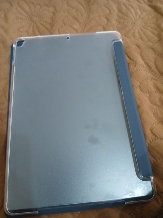 Калъфи за iPad 7,8 9 , 10,2 инча ,два броя чисто нови.