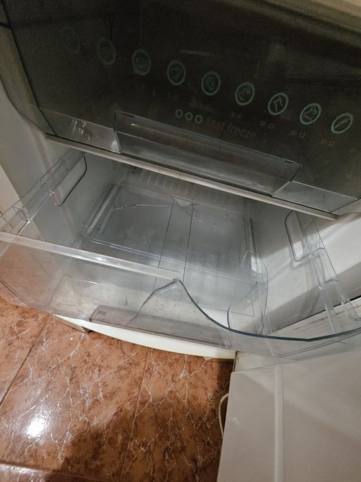 Frigider Electrolux
