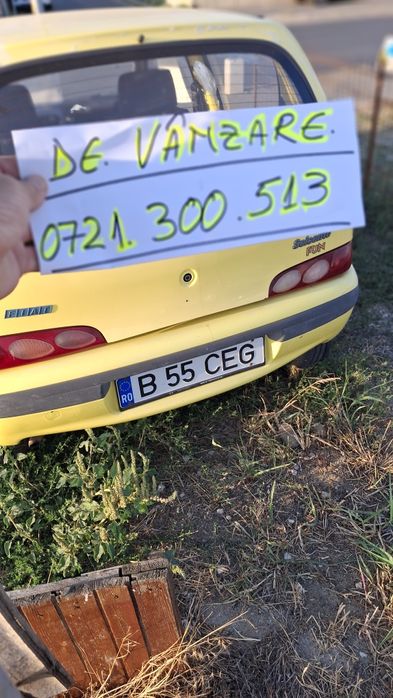 Jucărie galbenă de oraș