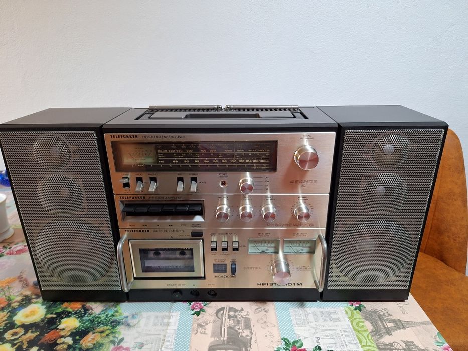 Vând radio casetofon hi-fi studio 1m