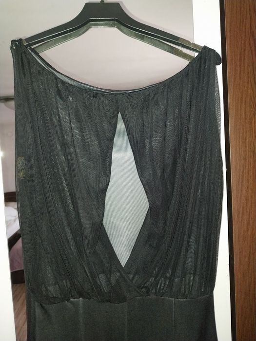 Рокля  с ефектен гръб от тюл