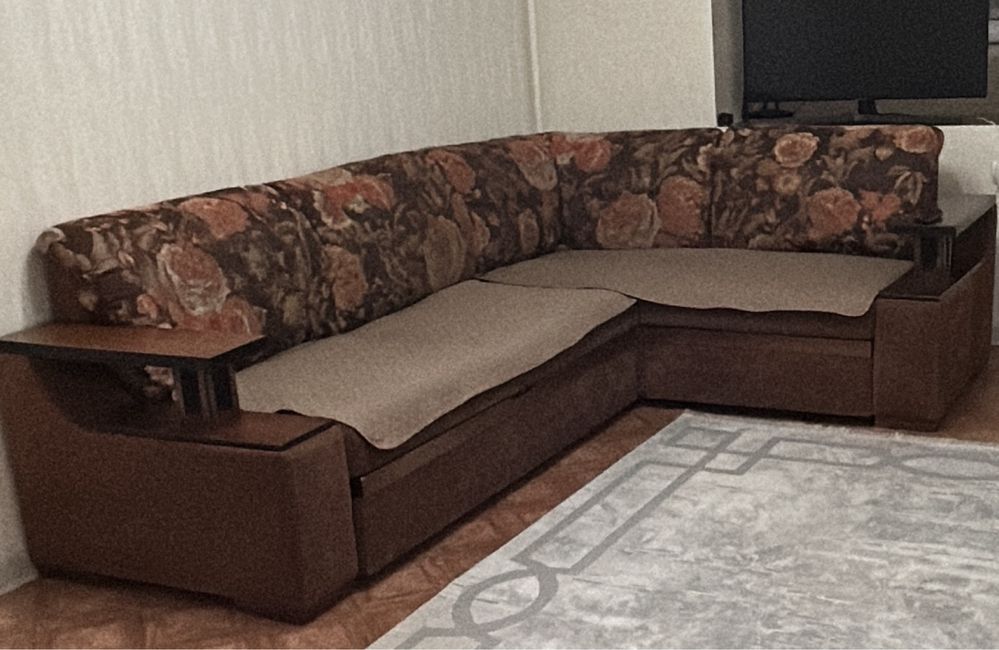 Продам диван угловой