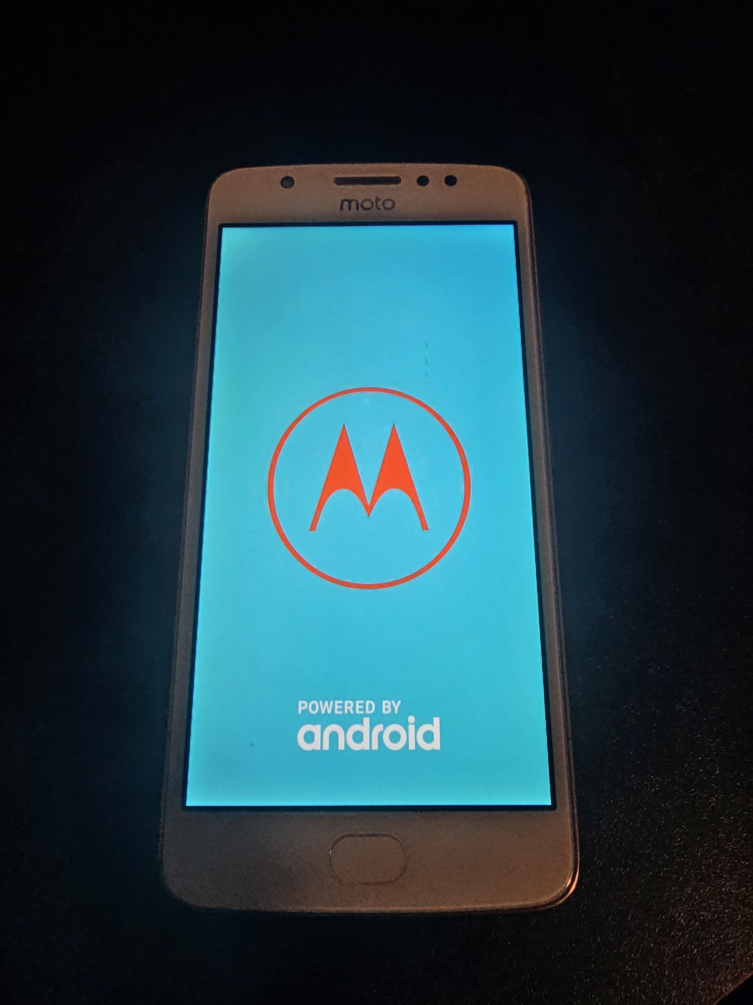 Смартфон Motorola Moto E4