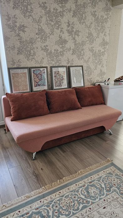 Продам диван красивого цвета