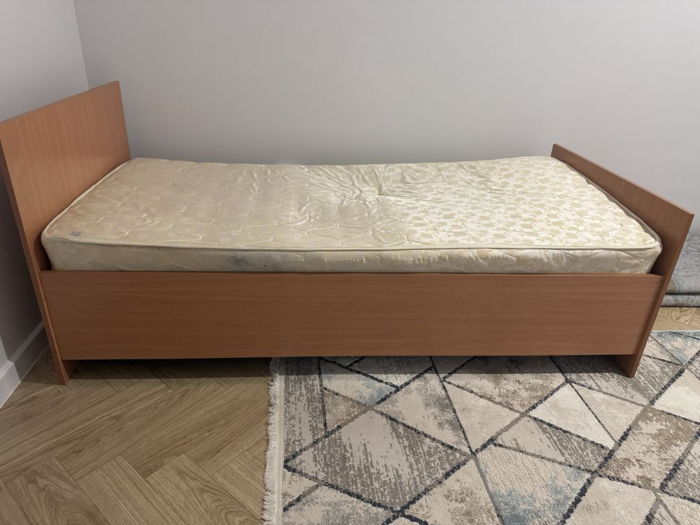 Кровать комод продам б/у