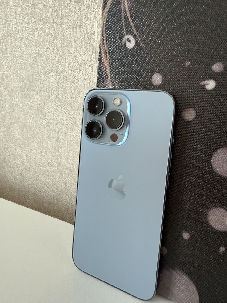 Смартфон Apple iPhone 13 Pro 256Gb голубой