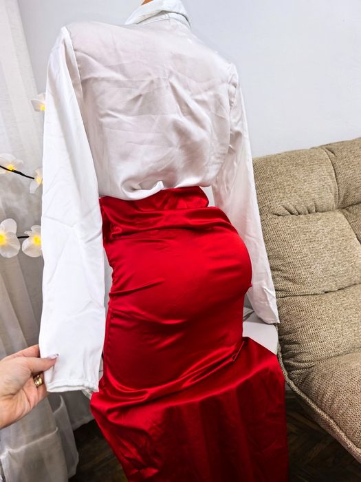 Fustă satin mărimea XS noua