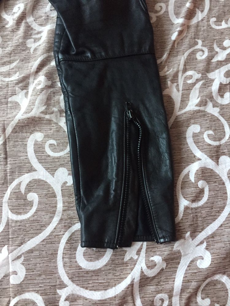 Pantaloni de piele moto