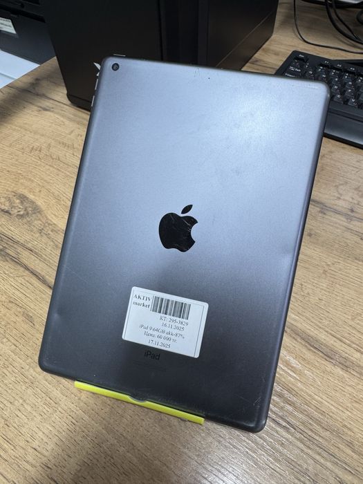 Apple IPad 9 64GB.