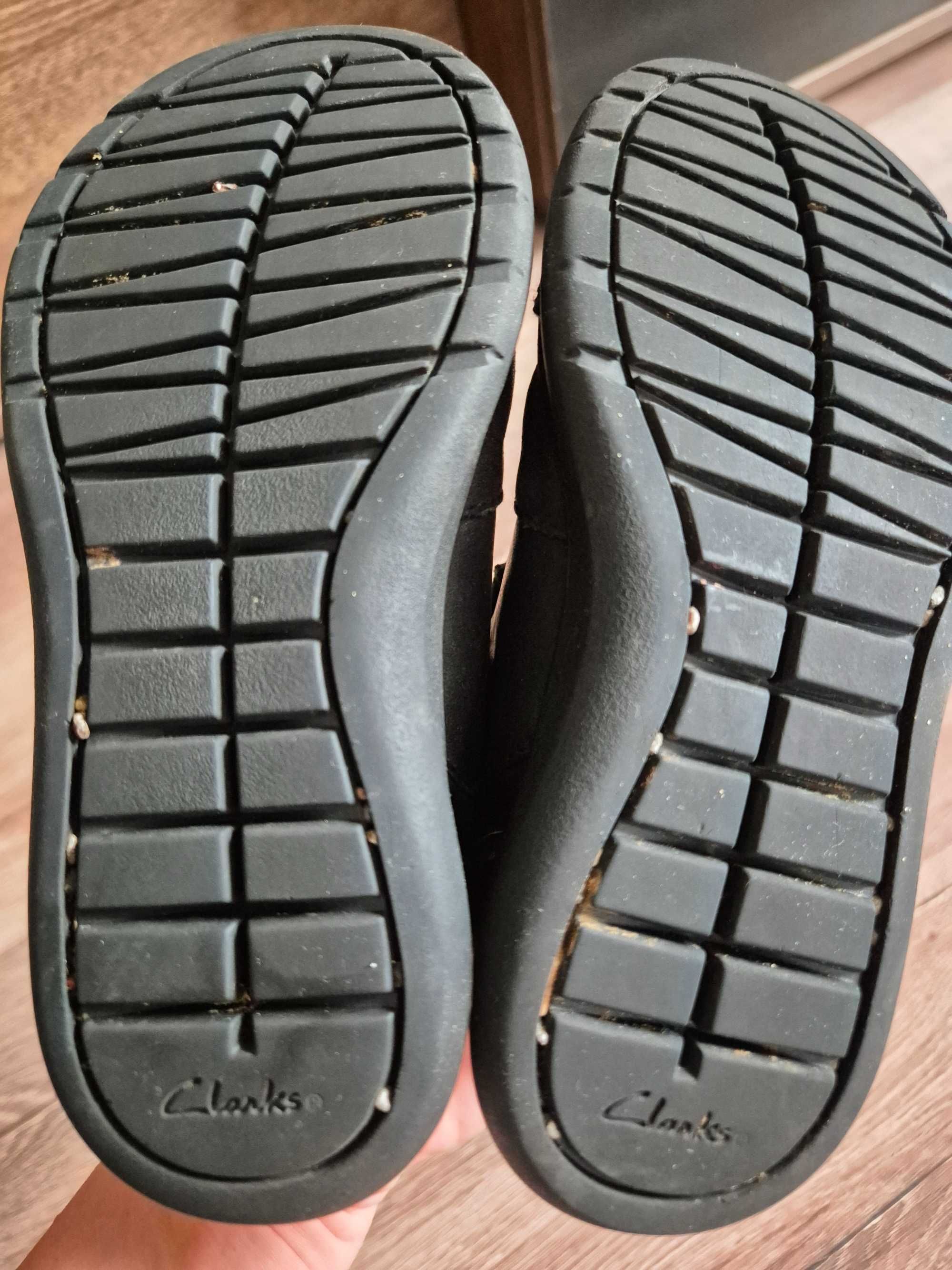 Clarks обувки за момче