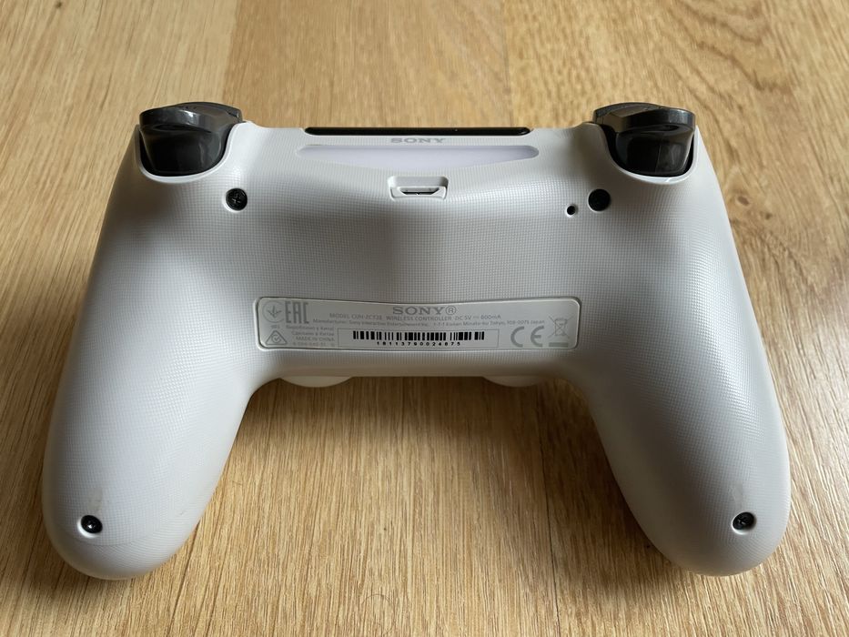 Оригинален джойстик DualShok 4 V2 за PS4/PlayStation 4