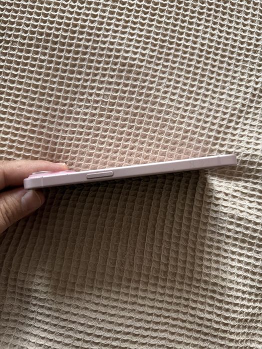 iPhone 15 – розов, 256GB, отлично състояние,с гаранция