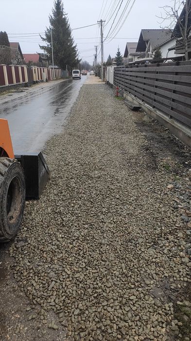 Închiriez mini excavator pt săpături și bobcat, transport piatra etc