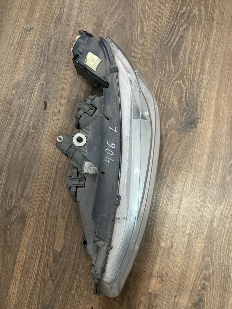 Ляв фар за Peugeot 406 / Пежо 406 2003г