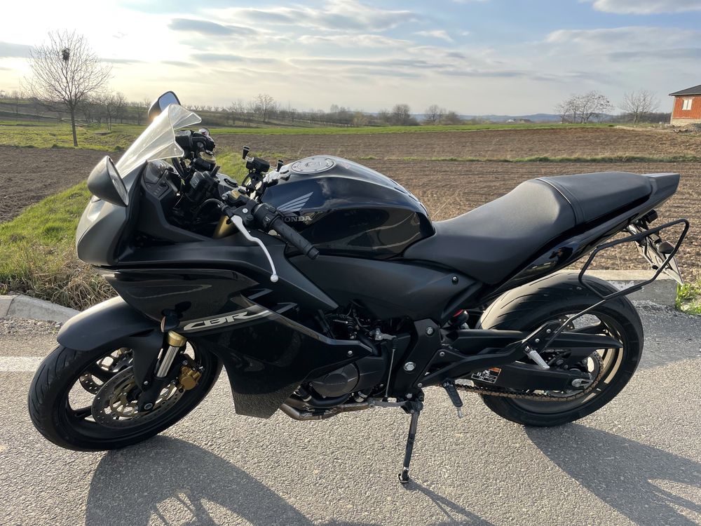 Honda CBR 600 F (nu Yamaha, Kawasaki sau Suzuki)